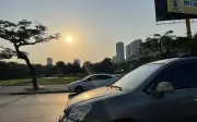 Thời tiết Hà Nội 3 ngày tới: Mưa dông giảm, ngày nắng nóng 34-36 độ