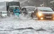 Thời tiết hôm nay 10/7: Nguyên nhân gây mưa lớn ở miền Bắc
