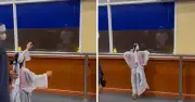 Tiếng gọi mẹ xé lòng của bé gái bên ngoài đài hóa táng gây xúc động