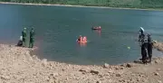 Tìm thấy thi thể hai cháu bé ôm chặt nhau dưới hồ thủy lợi