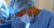 Tưởng bụng to do tăng cân, đi khám phát hiện u xơ chằng chịt sau 10 năm