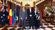 Tổng Lãnh sự Việt Nam tại Perth chào xã giao Thống đốc Tây Australia