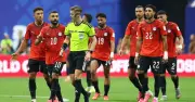 Tổng thống Ai Cập động viên đội nhà sau thua ngược Argentina, Zico tố trọng tài