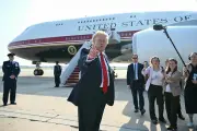 Tổng thống Trump bảo vệ khoản thu 1,2 tỷ USD từ tiền số