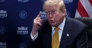 Tổng thống Trump tuyên bố chấm dứt thỏa thuận với Iran, kết thúc đàm phán