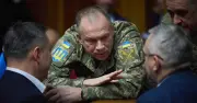 Tổng thống Ukraine cách chức Tổng tư lệnh quân đội, mời cựu Bộ trưởng Quốc phòng trở lại