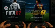 Tranh cãi FIFA hay PES: Ký ức tuổi trẻ của cánh đàn ông
