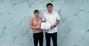 Trao hơn 103 triệu đồng cho gia đình bé Phạm Thị Ngọc Vân mắc ung thư não