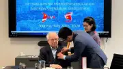 Trao Huân chương Hữu nghị cho nguyên Bộ trưởng Ngoại giao Áo Peter Jankowitsch