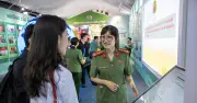 Triển lãm 80 năm An ninh nhân dân: Những trải nghiệm mới lạ thu hút người dân Hà Nội
