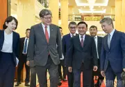 Trần Cẩm Tú hội đàm với Quyền Tổng Thư ký LDP Nhật Bản