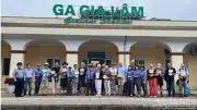 Trưởng tàu SP3 pha trà gừng giữa đêm giúp hành khách say tàu