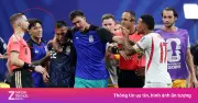 Trung vệ MU cười tươi giữa hỗn chiến sau trận Anh - Argentina