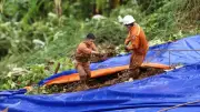 Truyền tải điện Tây Bắc 2 căng mình bám tuyến giữa mùa mưa lũ