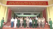 Tàu chiến Mỹ thăm Bộ Chỉ huy Quân sự tỉnh Quảng Trị