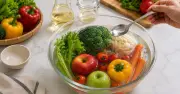 Đầu bếp mách cách rửa rau củ bằng giấm đơn giản, hiệu quả