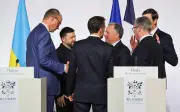 Ukraine và đồng minh họp tại Paris tái khẳng định ủng hộ Kiev