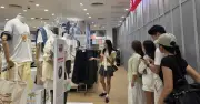 UNIQLO Đà Nẵng chưa khai trương đã hút khách chờ săn sale ngày 3.7