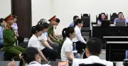 Vợ 'ông trùm' thực phẩm chức năng giả báo ốm, tòa hoãn xử và sẽ xác minh