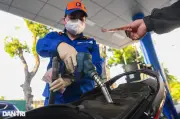 Vì sao giảm thuế đến hết tháng 9, giá xăng vẫn tăng hơn 1.000 đồng/lít?