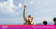 Video bơi cùng 100 con cá voi ở đảo Phú Quý