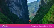 Video cảnh người dân chèo bé giữa lòng sông Nhô que gây sốc