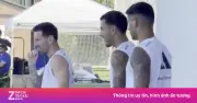 Video: Khoảnh khắc Messi được đồng đội theo sát gây chú ý
