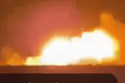 Video Mỹ không kích Iran: Đáp trả trên nhiều mặt trận