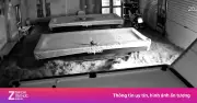 Video nước lũ ập vào nhà cuốn trôi xe SH kẹt sắt ở Lai Châu