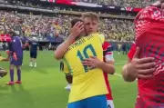 Video Neymar ôm xin lỗi Martin Odegaard sau khi xâu tình