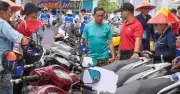 VinFast tặng tới 2 triệu đồng cho khách hàng cũ mua xe máy điện mới