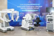 Vinmec đưa robot Toumai về Việt Nam, phẫu thuật từ xa nghìn cây số
