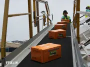 Việt Nam chuyển giao hơn 45 tấn hàng cứu trợ cho Venezuela