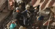 Việt Nam viện trợ 300.000 USD giúp Venezuela khắc phục hậu quả động đất