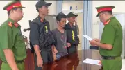 Vĩnh Long khởi tố hai đối tượng cản trở khai thác cát trên sông Hậu