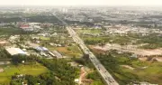 Xã Bà Điểm đến tận nhà trao giấy phép xây dựng cho dân vụ mở rộng quốc lộ 22