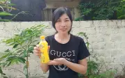 Xé nhãn Number 1 giữa ca, nữ công nhân bất ngờ trúng 50 triệu đồng trả nợ xây nhà