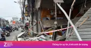 Xe ben tông sập cửa hàng ở TP.HCM, cả gia đình nhập viện
