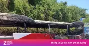 Xe chở khách du lịch bốc cháy dữ dội, cháy trơ khung tại Nha Trang
