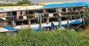 Xe khách lao khỏi cao tốc Pháp Vân - Cầu Giẽ khiến 4 người tử vong