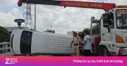 Xe lật trên cầu An Lạc, tài xế nhảy xuống kênh rồi có biểu hiện kích động