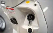 Xe máy điện YADEA OSTA giá 37 triệu đồng, thiết kế cổ điển, công nghệ thông minh