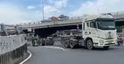 Xe đầu kéo cán chết nữ tài xế 23 tuổi ở TP Thủ Đức
