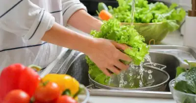 3 cách rửa rau củ quả sạch tại nhà theo chuyên gia dinh dưỡng Mỹ