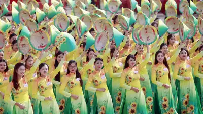 Bộ Chính trị giải thể các hội quần chúng kém hiệu quả, sai tôn chỉ