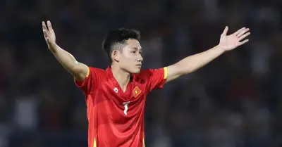 Hải Long nâng tỷ số lên 2-0 cho tuyển Việt Nam tại ASEAN Cup 2026