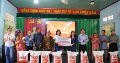 Japfa tiếp tục trao 10.000 gà Chọi giống cho nông dân Long Hà