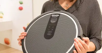 Mỹ cấm robot hút bụi ngoại: Người dùng có bị ảnh hưởng?