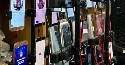 Phonefarm và AI thao túng tương tác mạng xã hội tinh vi