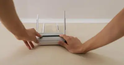 Đặt WiFi dưới sàn nhà: Sai lầm phổ biến khiến sóng yếu